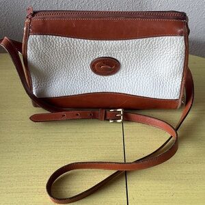 Vintage Dooney & Bourke White Pebble Leather Shoulder Bag